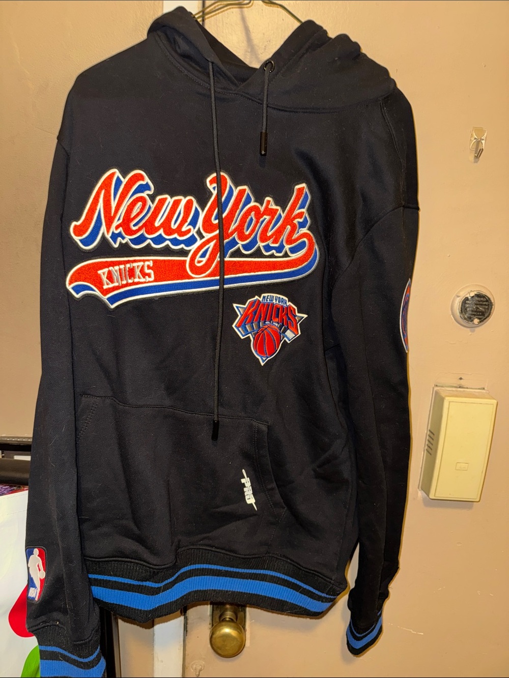 New York Knicks Navy Pullover Hoodie - Team Logo Front